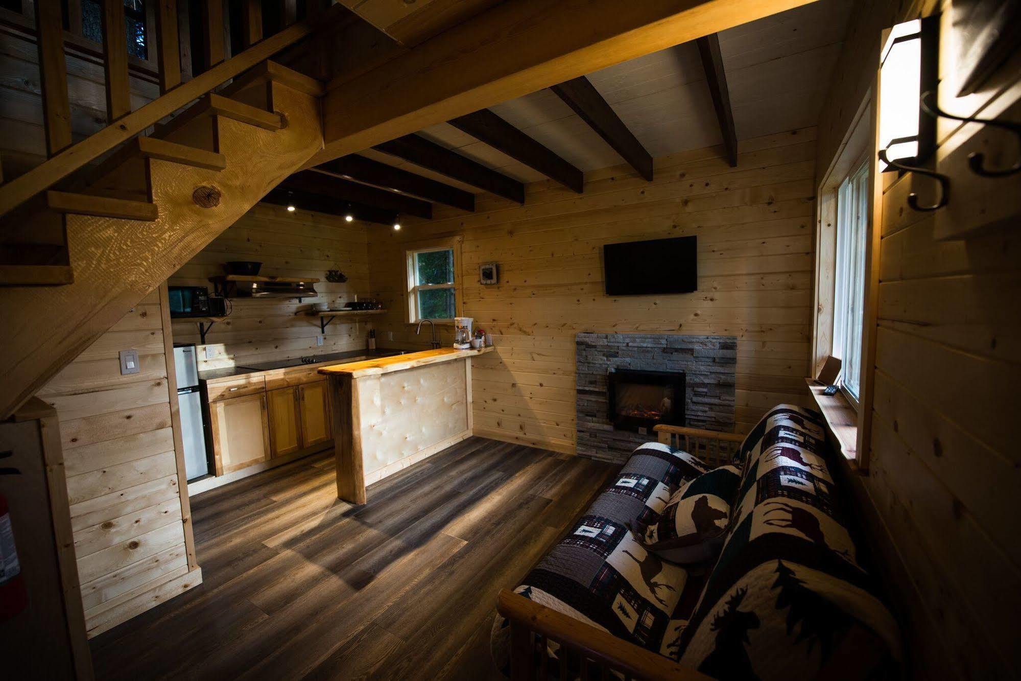 Hidden Acres Farm And Treehouse Resort Terrace Exteriér fotografie